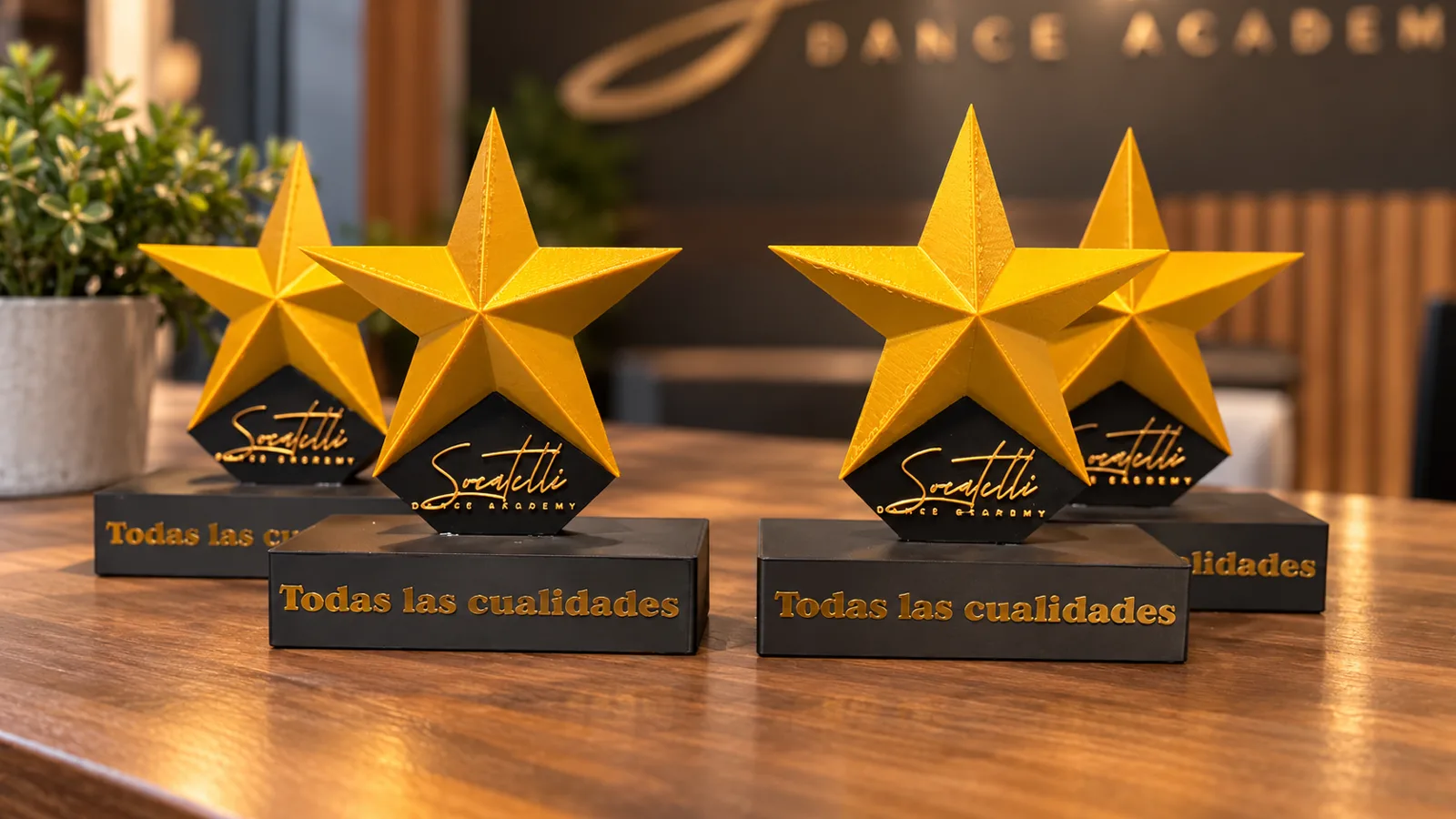 Pedido corporativo de Logos con temática y con logo impresas en 3D